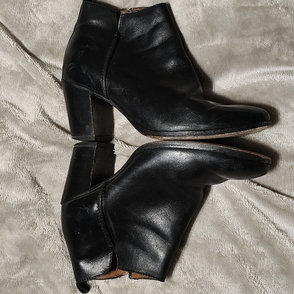 Frye Black Leather Ankle Boots size 6.5 - Picture 10 of 12